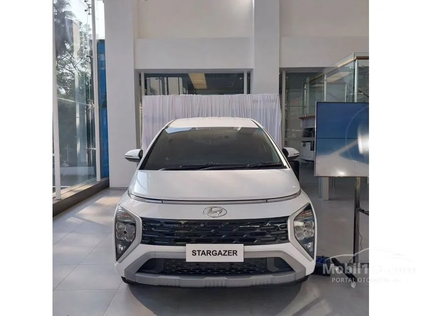 Jual Mobil Hyundai Stargazer 2024 Essential 1.5 di Jawa Barat Automatic MPV Putih Rp 250.000.000