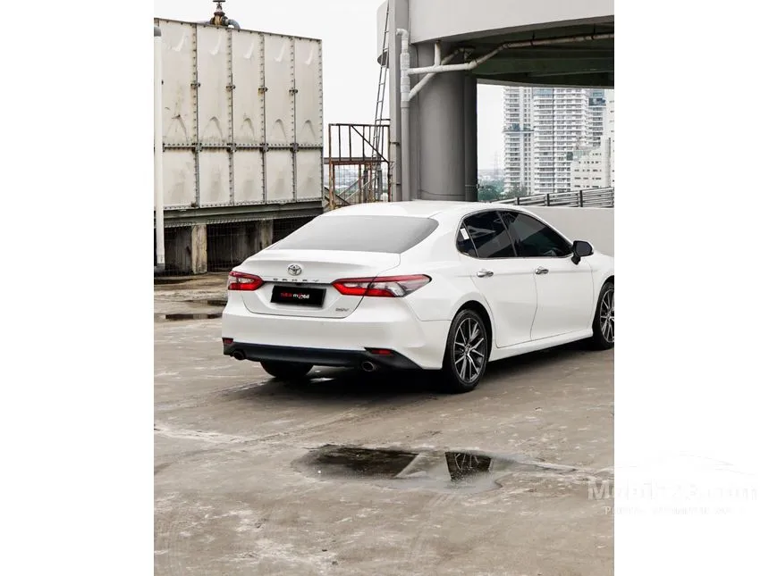2022 Toyota Camry V Sedan