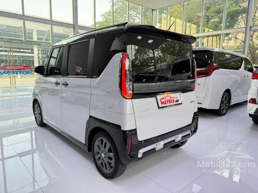2025 Mitsubishi Delica Mini G Premium MHEV Micro car