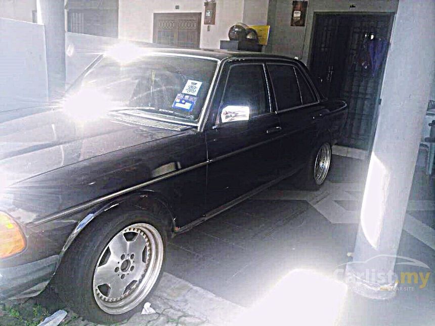 1983 Mercedes-Benz E200 Sedan