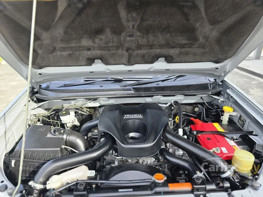 2015 Isuzu MU-X SUV