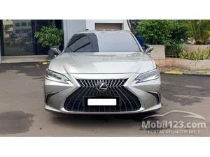 2023 Lexus ES 300h 2.5 Ultra Luxury Sedan