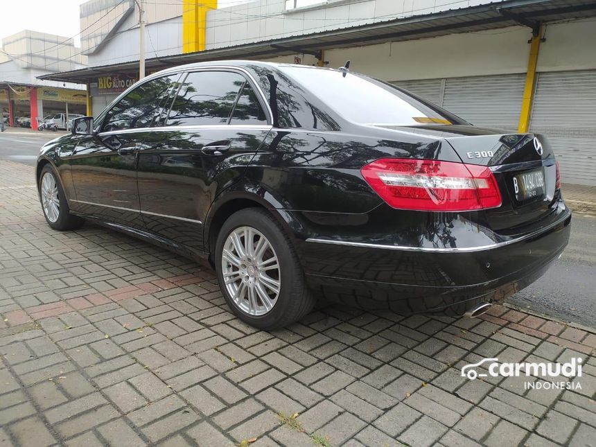 2009 Mercedes-Benz E300 Avantgarde AMG Sedan