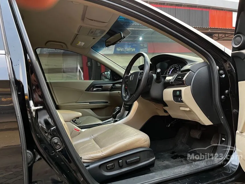 2016 Honda Accord VTi-L Sedan