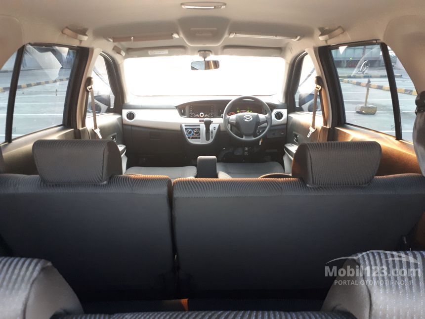  Interior  Mobil  Daihatsu  Sigra 