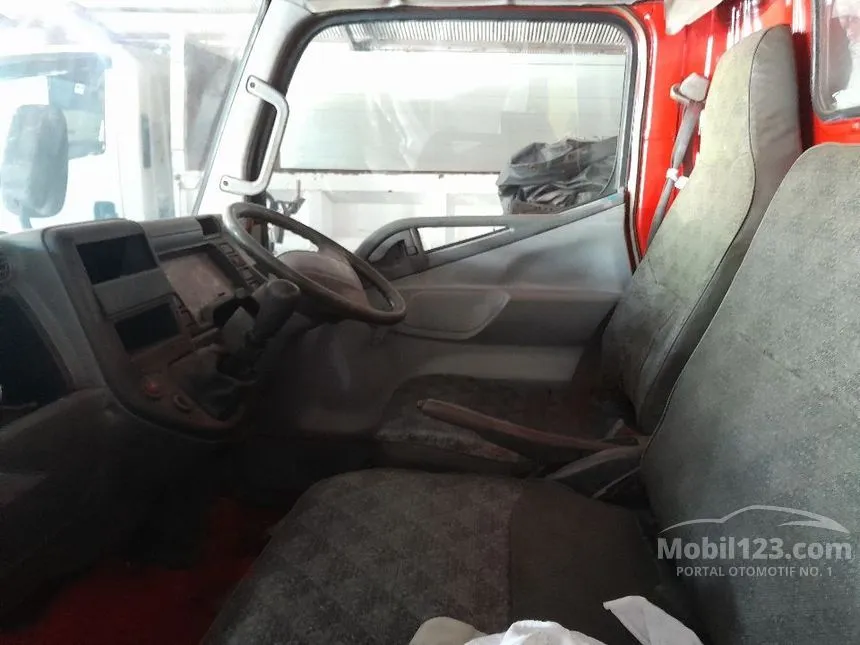 2014 Mitsubishi Colt Diesel FE71L Truck