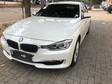2013 BMW 320i 2.0 Luxury Sedan. Low km. Perfect condition.