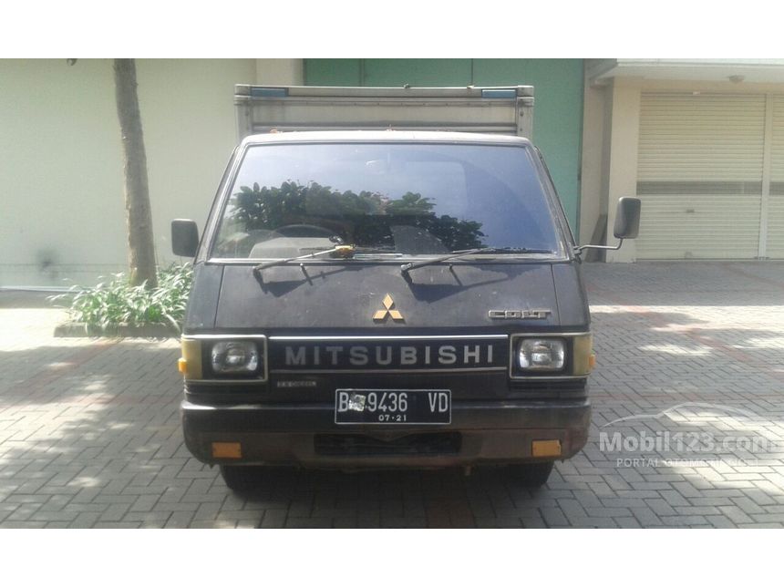 1996 Mitsubishi Colt L300 Deluxe Van