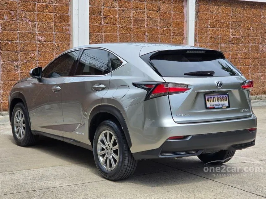 2015 Lexus IS300h Luxury Sedan