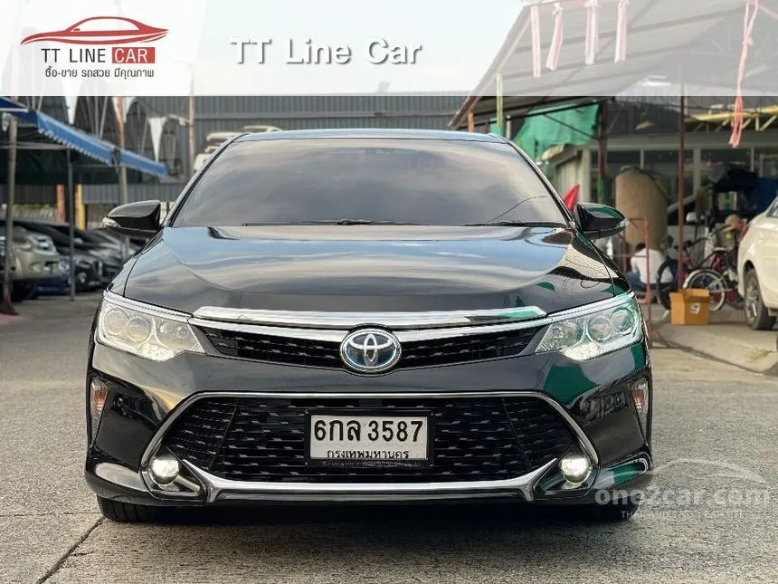 2017 Toyota Camry Hybrid Sedan