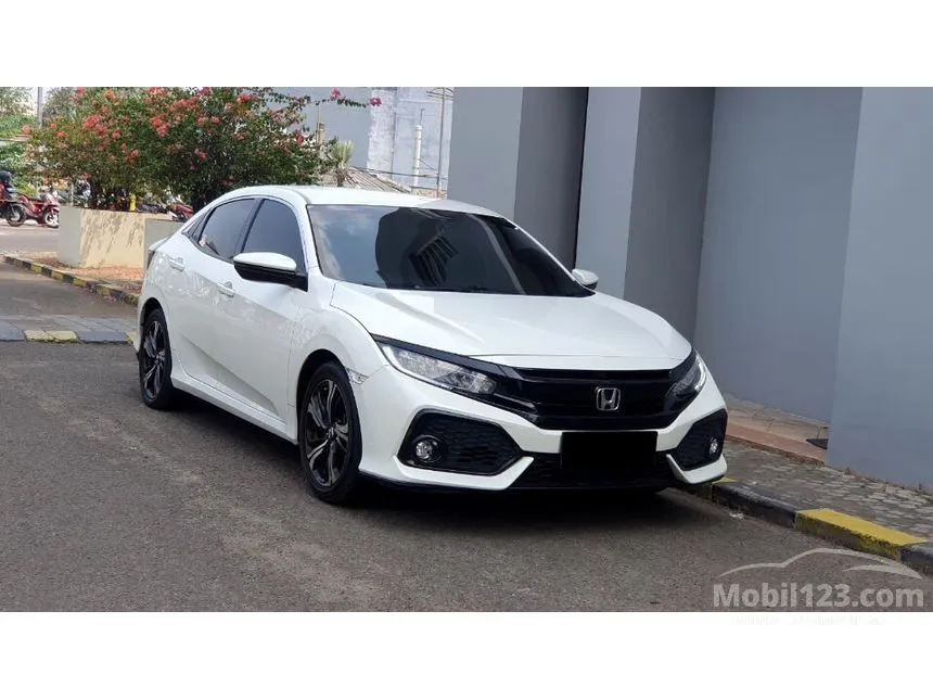Jual Mobil Honda Civic 2018 E 1.5 di DKI Jakarta Automatic Hatchback Putih Rp 329.000.000