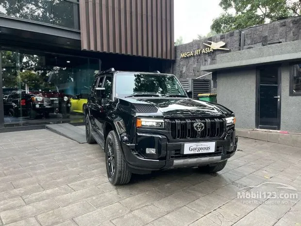 Legenda Jalan Raya: Menelisik Harga dan Varian Toyota Land Cruiser di Indonesia