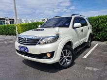 2012 Toyota Fortuner 3.0 (ปี 12-15) V SUV AT
