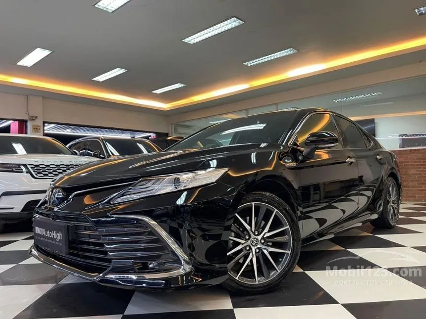 Jual Mobil Toyota Camry 2021 Hybrid 2.5 di DKI Jakarta Automatic Sedan Hitam Rp 575.000.000