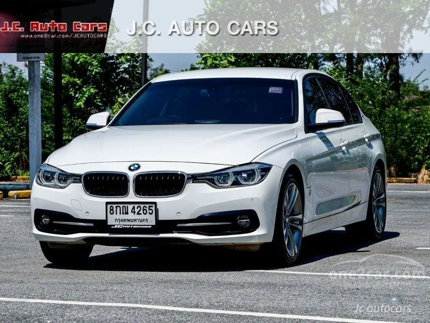 2019 BMW 330e Sedan