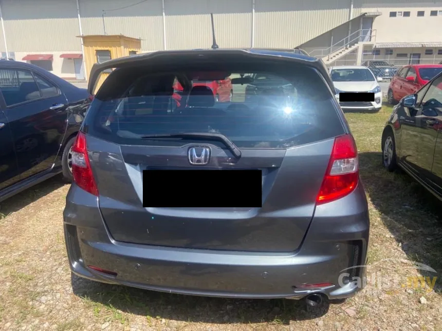 2011 Honda Jazz V Hatchback