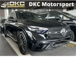 2023 Mercedes-Benz GLC300 2.0 4MATIC AMG Line SUV / DIGITAL LIGHT LED HEADLIGHTS / AMG LINE EXTERIOR PACKAGE / KEYLEES GO / POWERED TAILGATE / AEB /PM