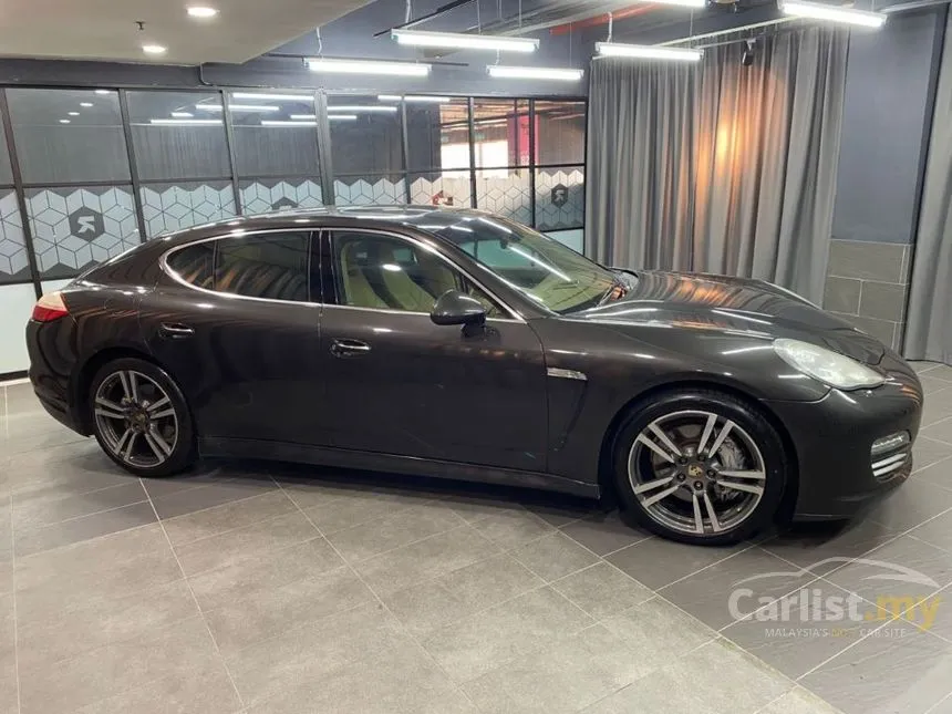 2009 Porsche Panamera 4S Hatchback