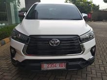 2020 Toyota Innova Venturer 2,4 Base Spec Wagon
