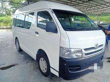 2010 Toyota Hiace 2.7 Window Van