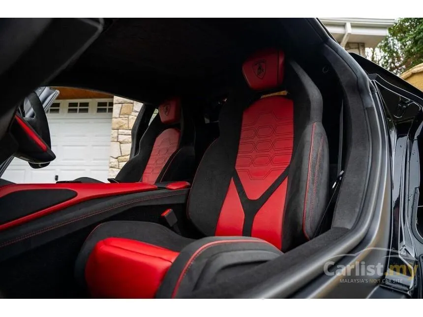 2025 Lamborghini Revuelto Coupe