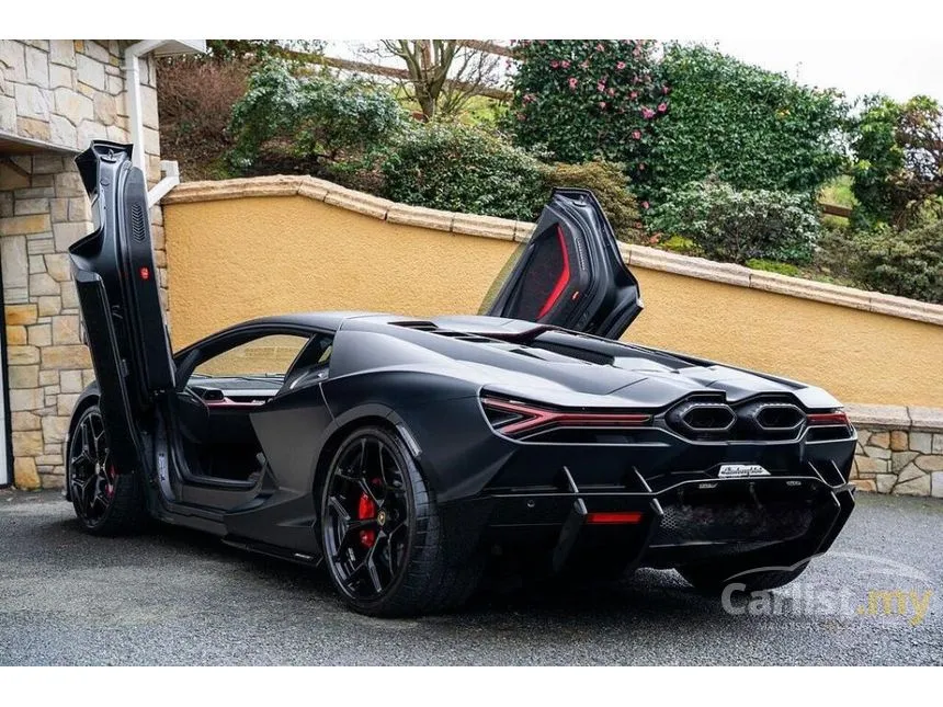 2025 Lamborghini Revuelto Coupe