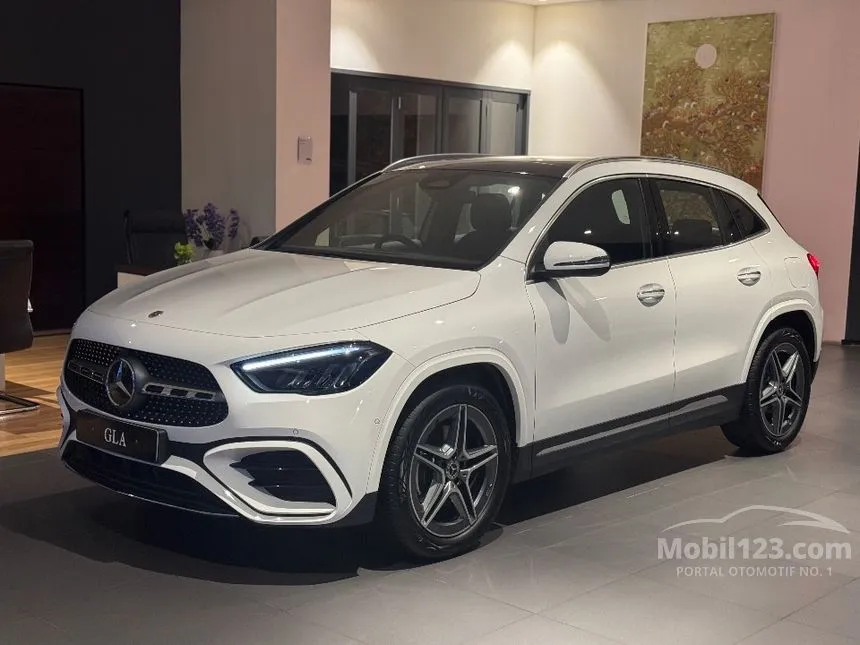 2025 Mercedes-Benz GLA200 AMG Line SUV