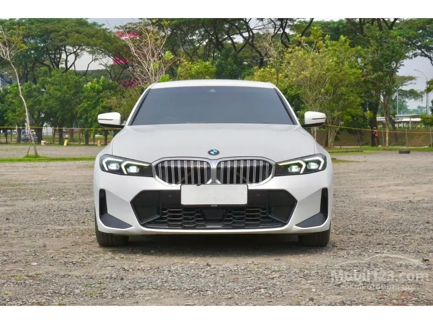 2023 BMW 320i M Sport Sedan