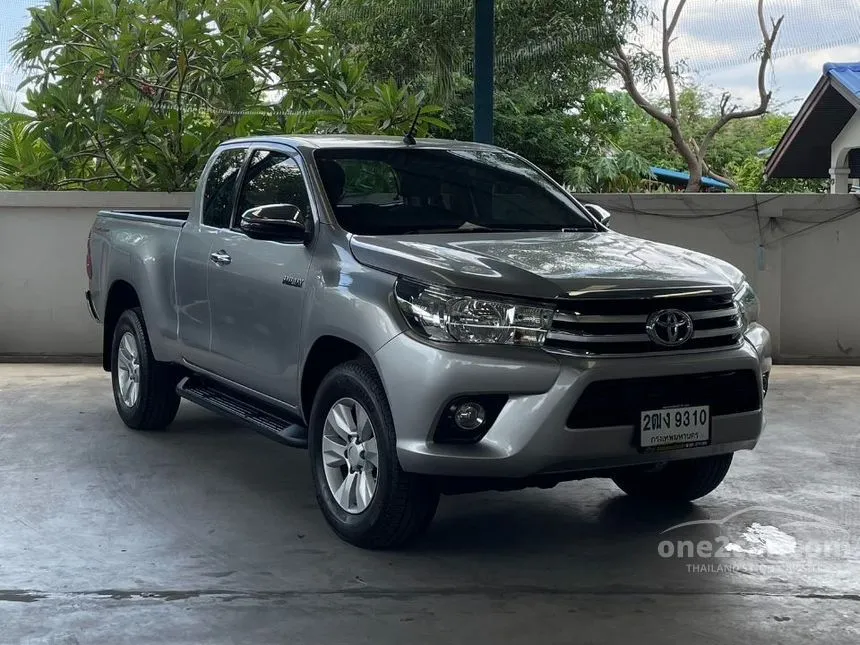 2017 Toyota HILUX REVO E Prerunner Smart Cab Pickup