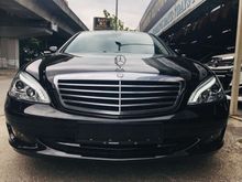 MERCEDES BENZ S300L AMG 1 YEAR WARRANTY 2010,SUN ROOF,2 DVD PLAYERS,4 AMG SPORT RIMS,POWER BOOT,CRYSTAL BLACK IN COLOUR,ONE DATO OWNER