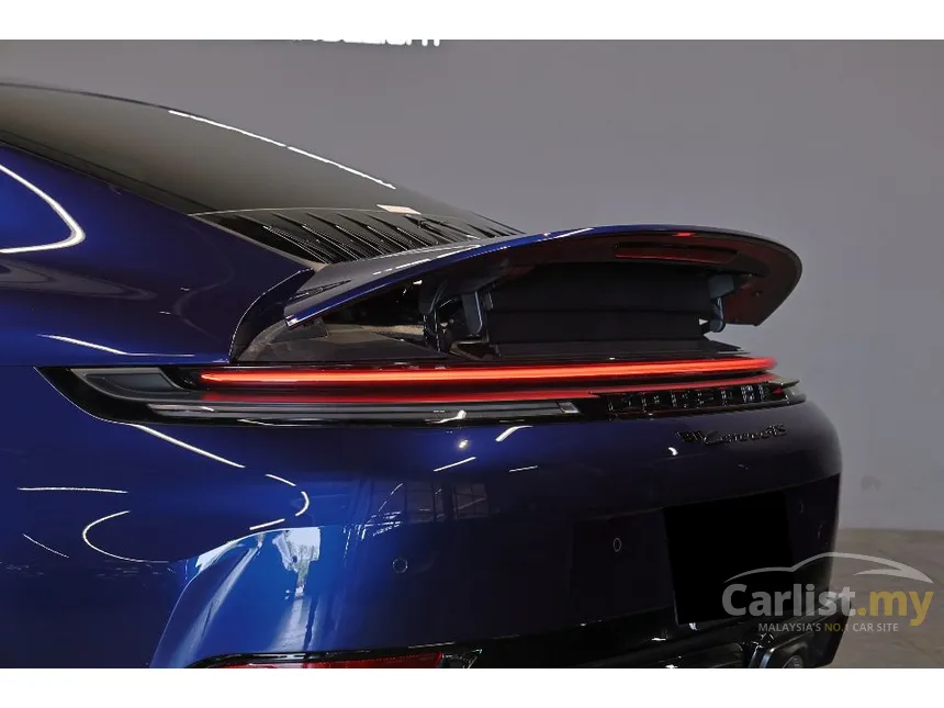 2025 Porsche 911 Carrera 4 GTS Coupe
