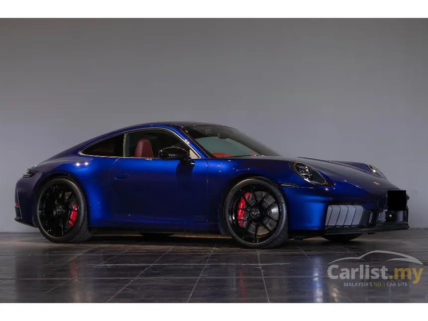 2025 Porsche 911 Carrera 4 GTS Coupe