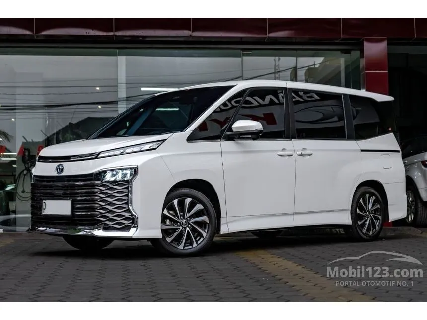 Jual Mobil Toyota Voxy 2023 2.0 di Jawa Barat Automatic Van Wagon Putih Rp 555.000.000