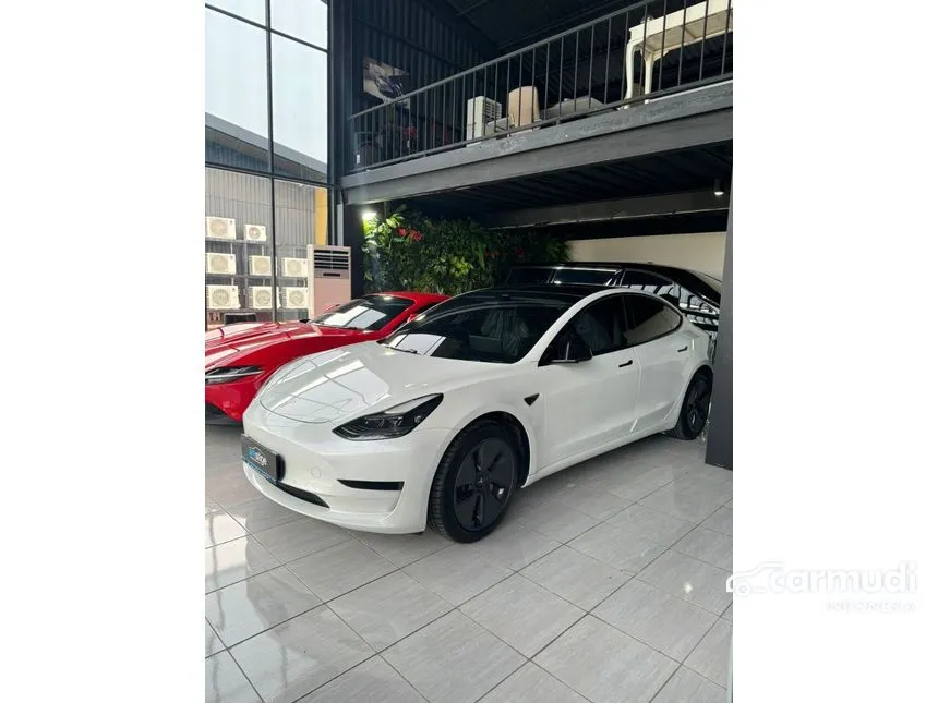 2021 Tesla Model 3 Standard Range Plus Sedan