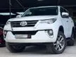 Used TOYOTA FORTUNER SRZ 2.7 (A) PETROL SUV KINF 7 SEATER LED HEADLAMP PUSH START KEYLESS POWER BOOT NO OFF ROAD CONDITION LIKE NEW CARING OWNER