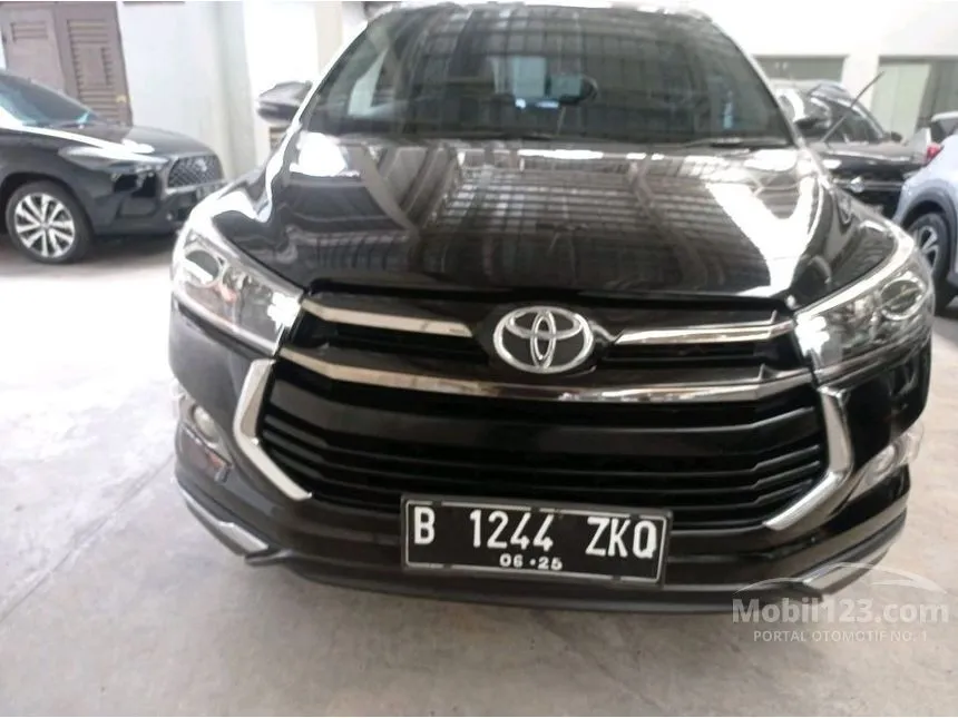 Jual Mobil Toyota Innova Venturer 2020 2.0 di Banten Automatic Wagon Hitam Rp 331.900.000