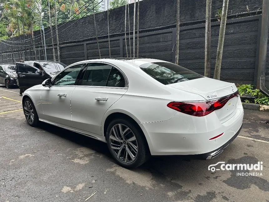 2025 Mercedes-Benz E200 Exclusive Line Sedan