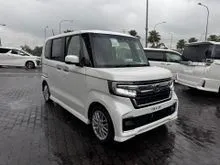2022 Honda N-Box 0.7 Custom L TURBO