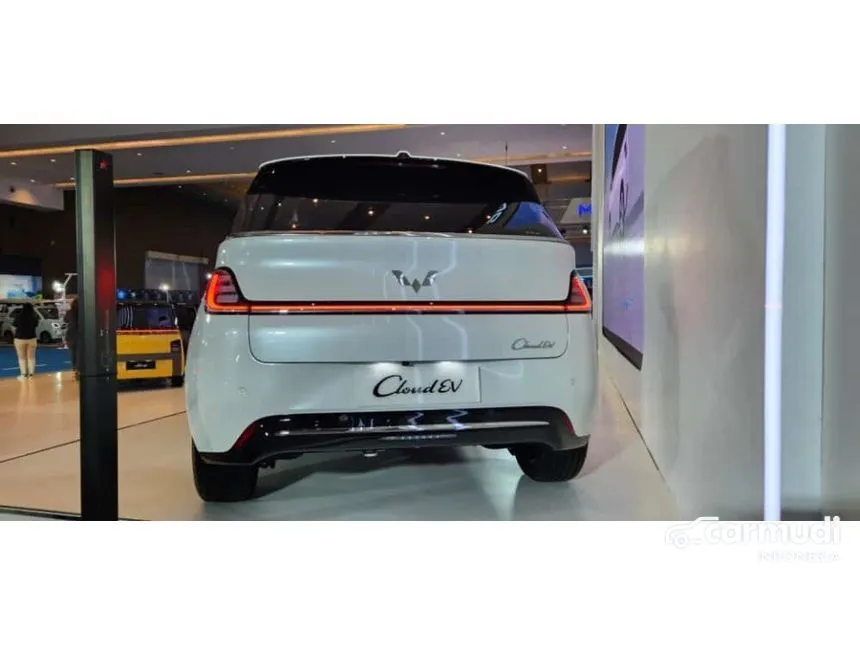 2024 Wuling Cloud EV Hatchback