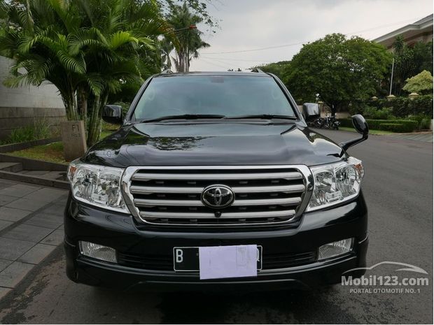 Toyota Land Cruiser Mobil Bekas Baru dijual di Indonesia 