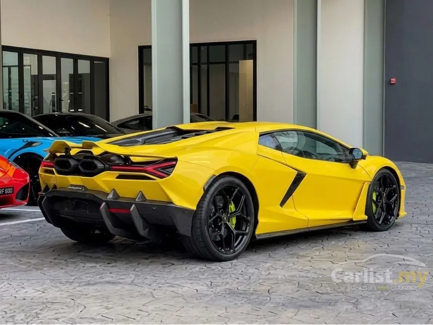 2025 Lamborghini Revuelto Coupe