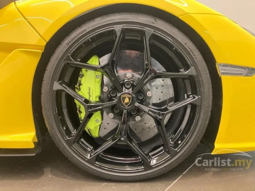 2025 Lamborghini Revuelto Coupe