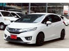2016 Honda JAZZ 1.5 (ปี 14-22) S Hatchback