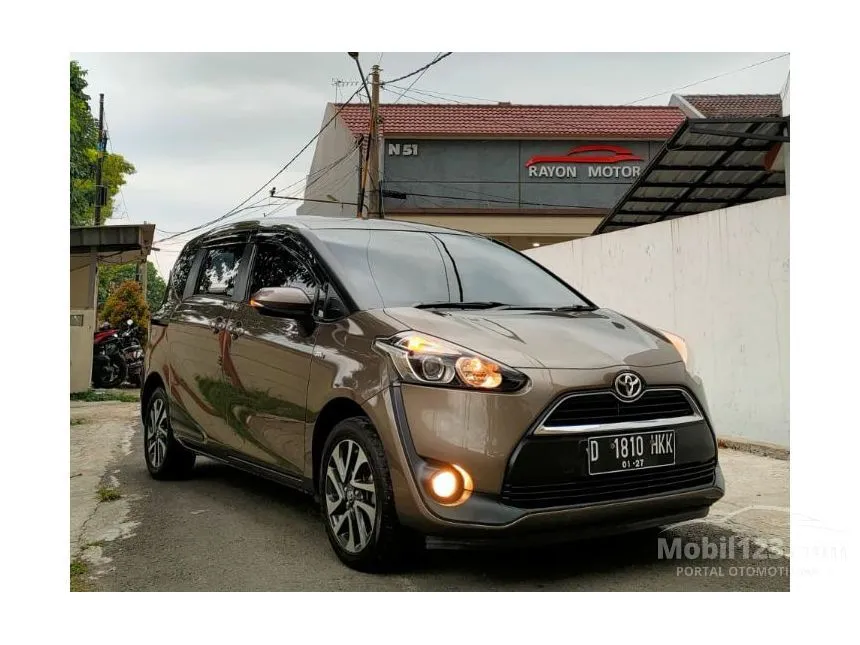 Jual Mobil Toyota Sienta 2017 V 1.5 di Jawa Barat Automatic MPV Coklat Rp 185.000.000