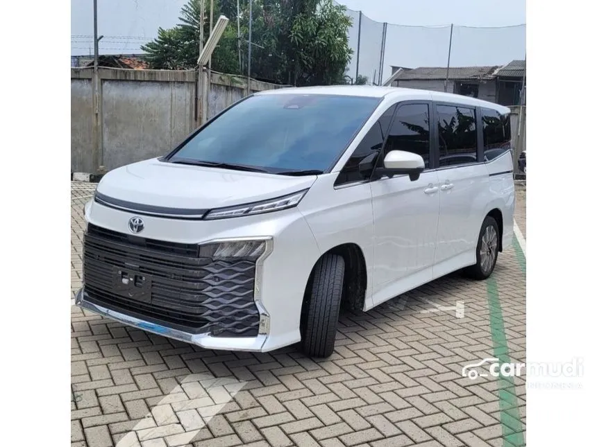 Jual Mobil Toyota Voxy 2023 2.0 di DKI Jakarta Automatic Van Wagon Putih Rp 595.000.000
