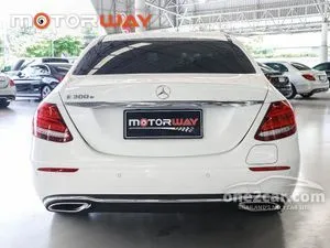 2020 Mercedes-Benz E300 2.0 e Avantgarde Sedan