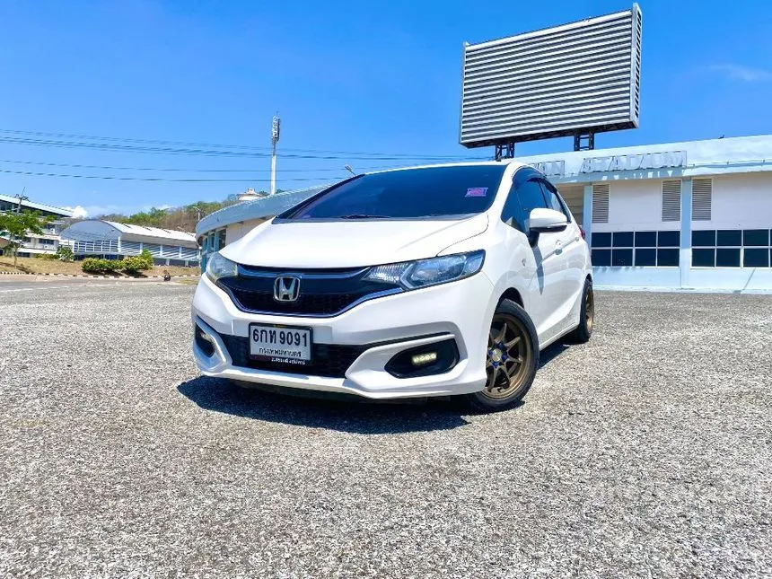 2017 Honda JAZZ V Hatchback
