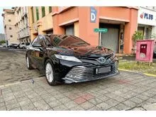 2019 Toyota Camry 2.5 HV Sedan AT Hybrid Km 15RB PJK 01-23 NEGO Sampai DEAL Siap TT