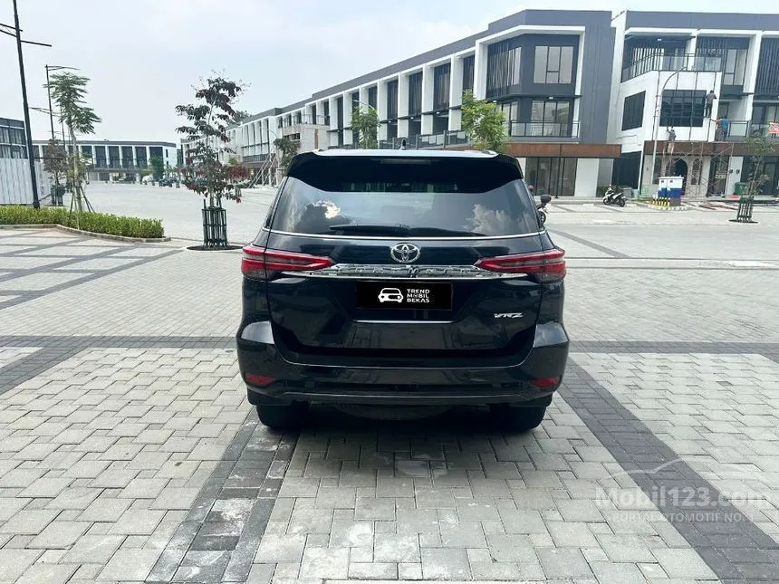 2022 Toyota Fortuner VRZ 4X2 SUV