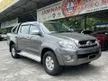 Used 2011 Toyota Hilux 2.5 Standard Pickup Truck - Cars for sale